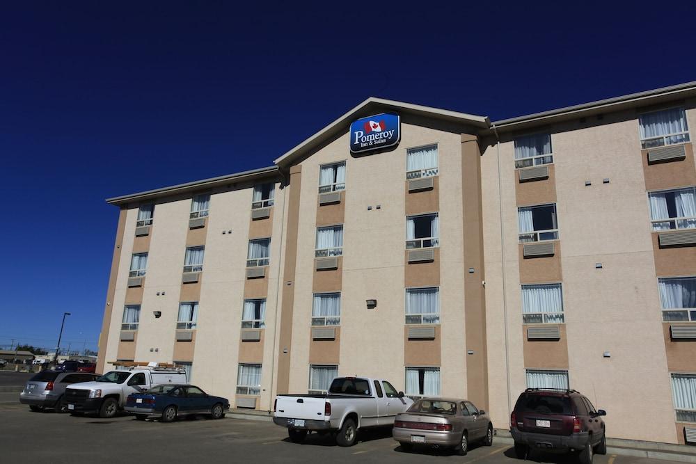 Pomeroy Inn & Suites Fort St. John מראה חיצוני תמונה