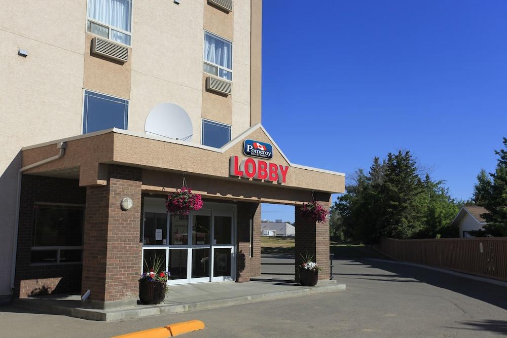 Pomeroy Inn & Suites Fort St. John מראה חיצוני תמונה